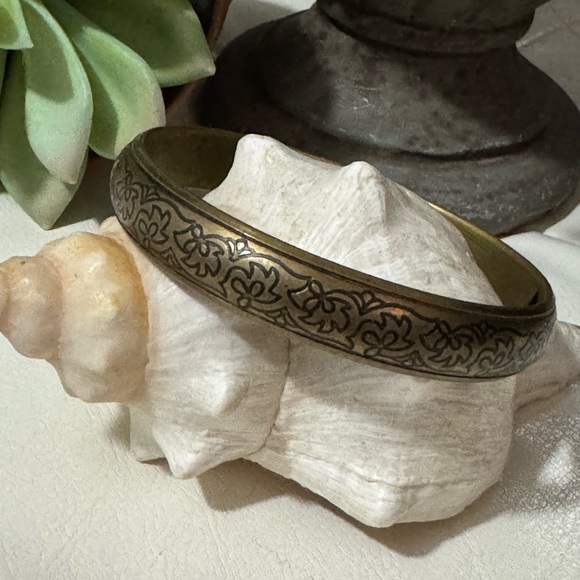 Vintage Damascene Etched Metal Bangle Style Bracelet-Brassy Tone - Picture 2 of 14